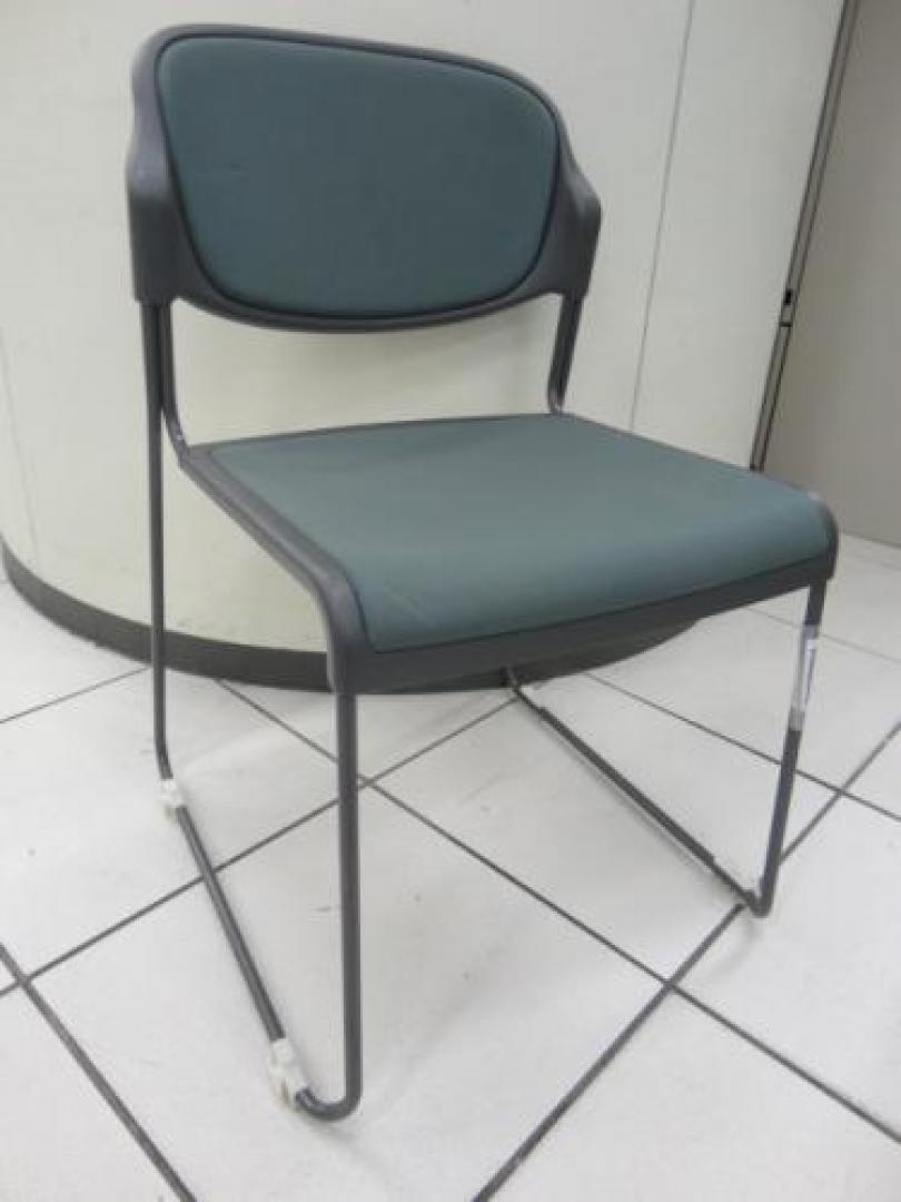 ■ライオン製　スタッキングチェア【会議チェア】
                                    中古
            