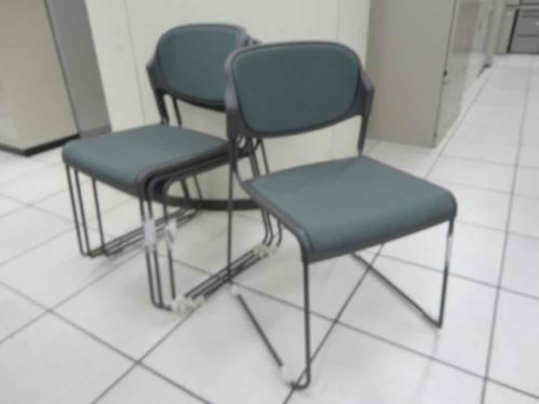 ■ライオン製　スタッキングチェア４脚セット【セット商品】【会議チェア】
                                    中古
            