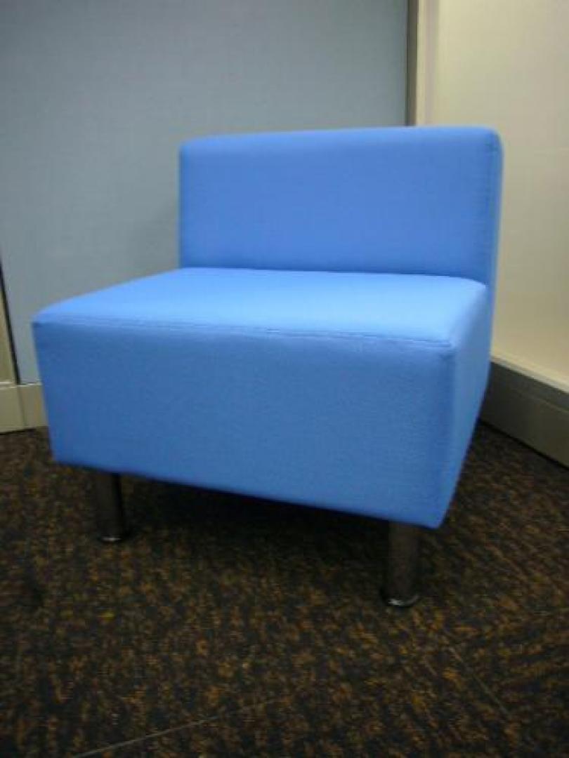 イナバ製ＬＢ-780シリーズ！！ロビーチェアはやっぱりロビーに置くんだからキレイなものでいきましょう！！こちらは新古ひーん☆
                                    新古品
            