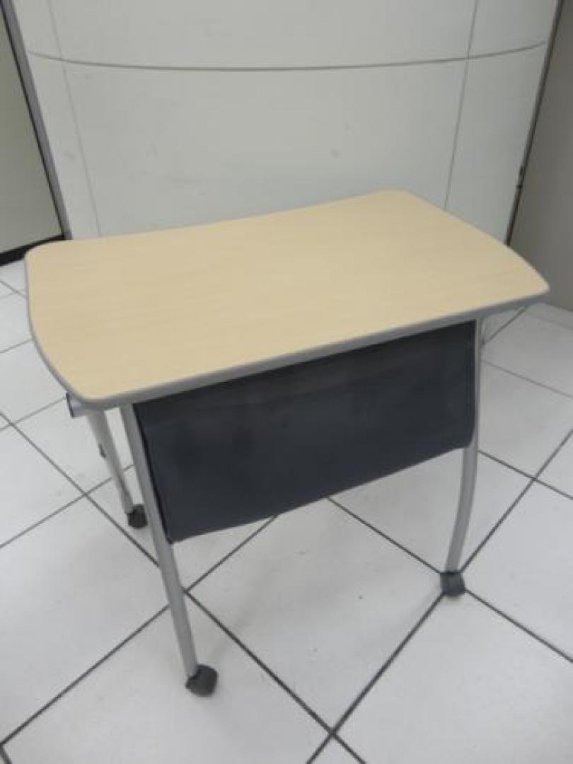 ホウトク製　１名用　サイドスタックテーブル　
                                    中古
            