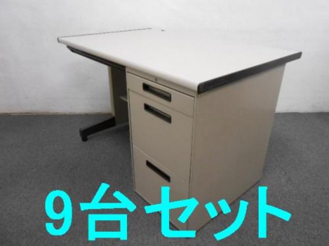 イトーキ　itoki　｜　片袖机　｜　通常9台で66150円のところ、9台セットで4150円offの税込み62000円　｜　 CSシリーズ　｜　【セット商品】
                                    中古
            