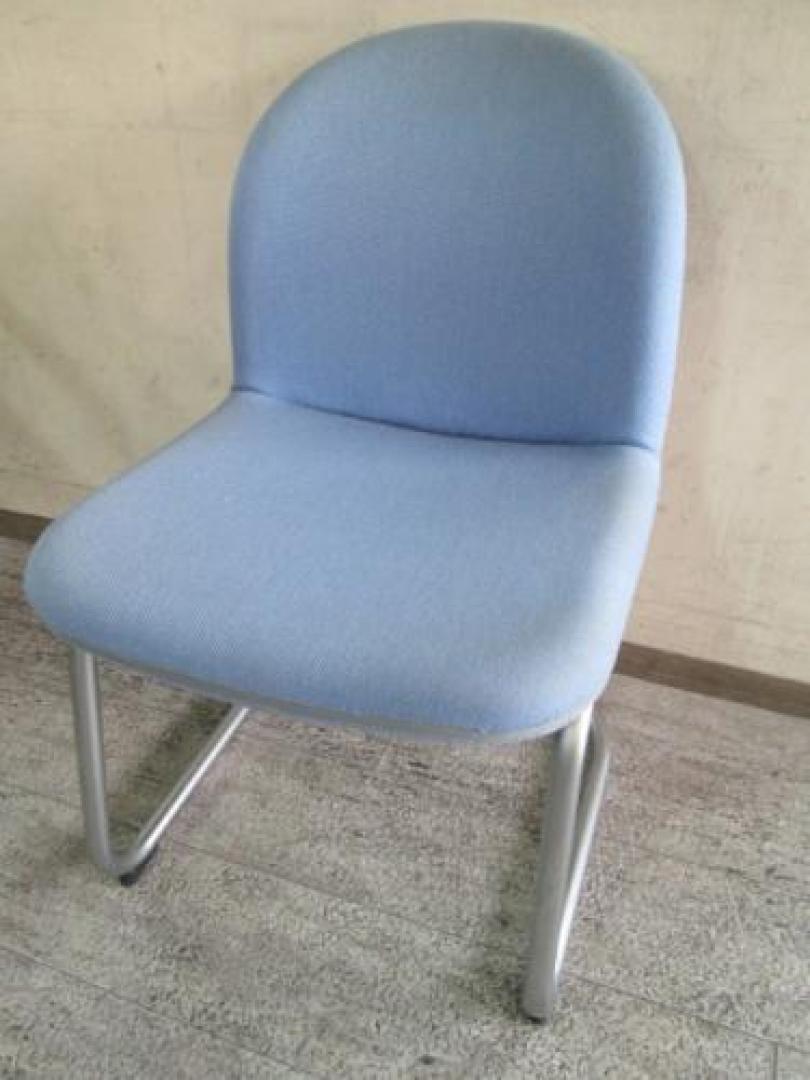 コクヨ　ミーティングチェア　ブルー　4脚セット　オフィスチェアー【会議チェア】
                                    中古
            