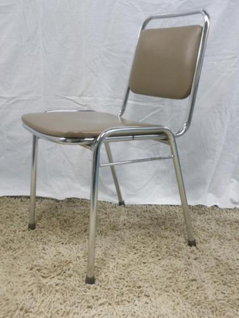 【18脚ロット入荷！】スタッキングチェア　■キャメル【会議チェア】
                                    中古
            