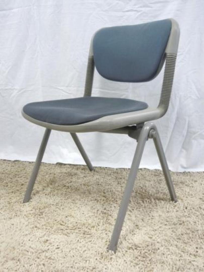 【4脚入荷！】イトーキ製　ストッキングチェア　◆バーテブラシリーズ【会議チェア】
                                    中古
            