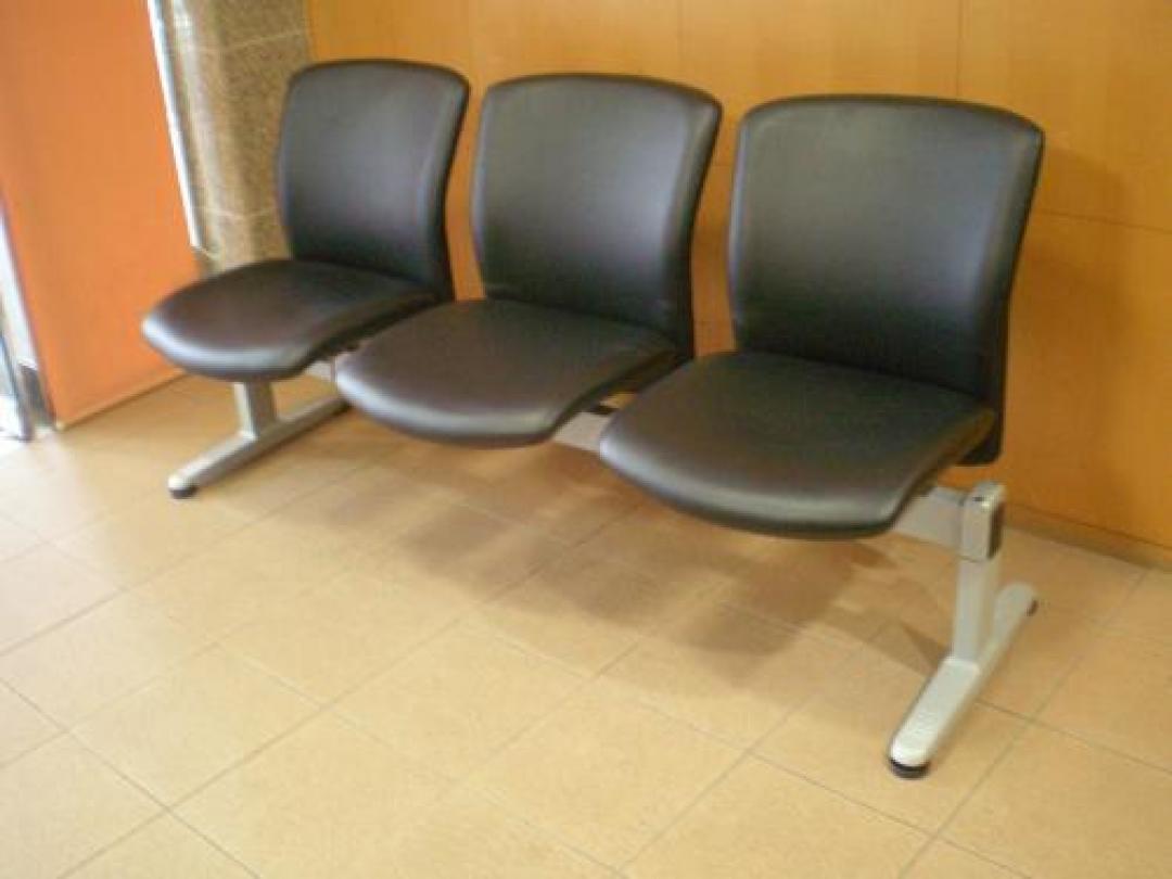 3人用　ロビーベンチ　ブラック
                                    中古
            