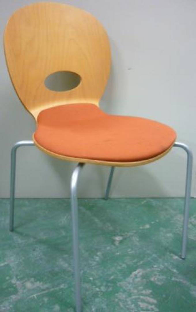 ■木のぬくもり■　飲食店やご家庭にもどうぞ【会議チェア】
                                    中古
            