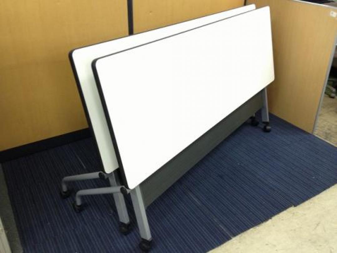 【セット商品】■2台セット■会議用テーブル■横幅1800mm■奥行600mm■
                                    中古
            