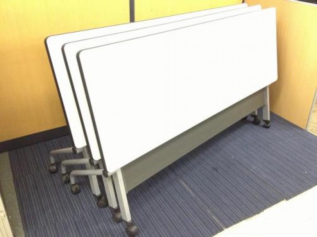 【セット商品】■3台セット■会議用テーブル■横幅1800mm■奥行600mm■
                                    中古
            