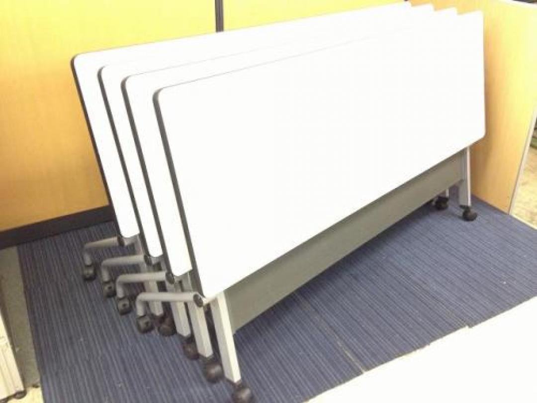 【セット商品】■4台セット■会議用テーブル■横幅1800mm■奥行600mm■
                                    中古
            
