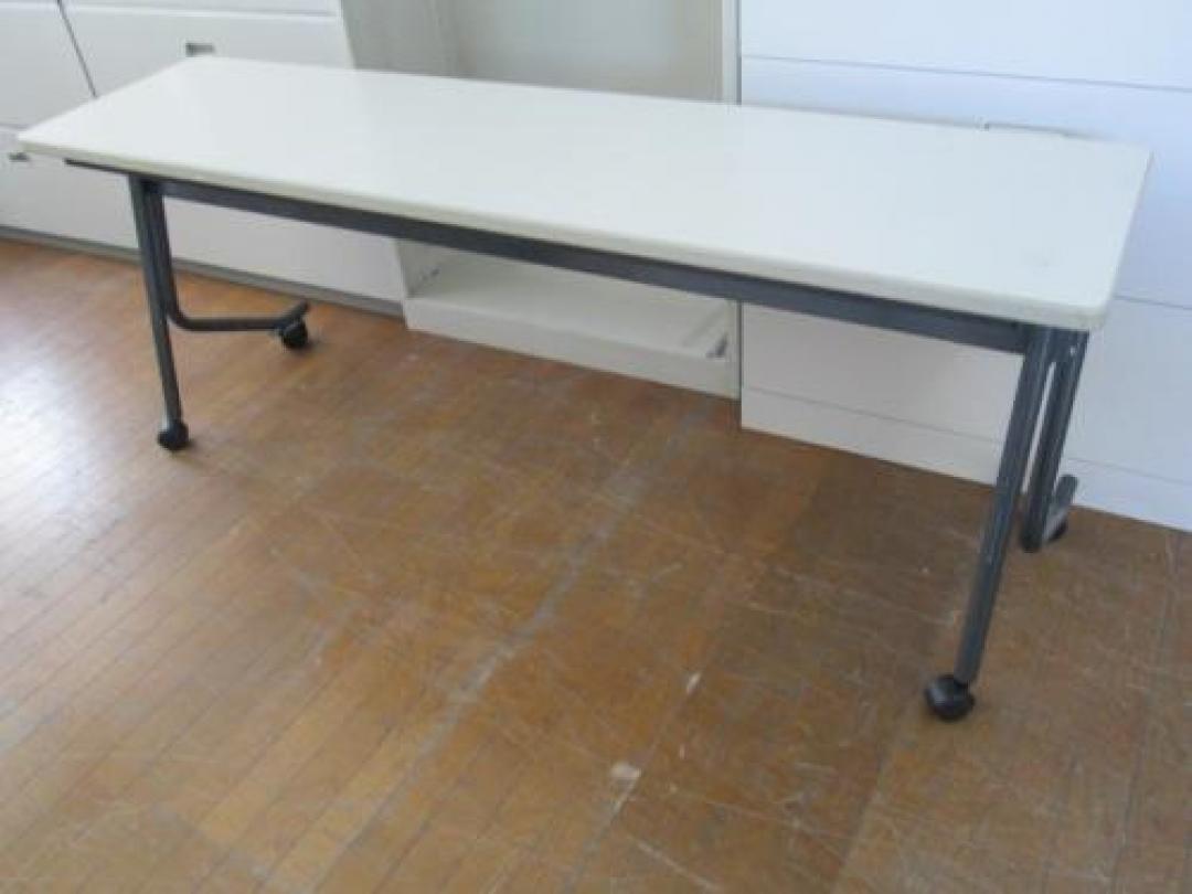 ☆★　サイドスタックテーブル　Ｗ1800　☆★
                                    中古
            