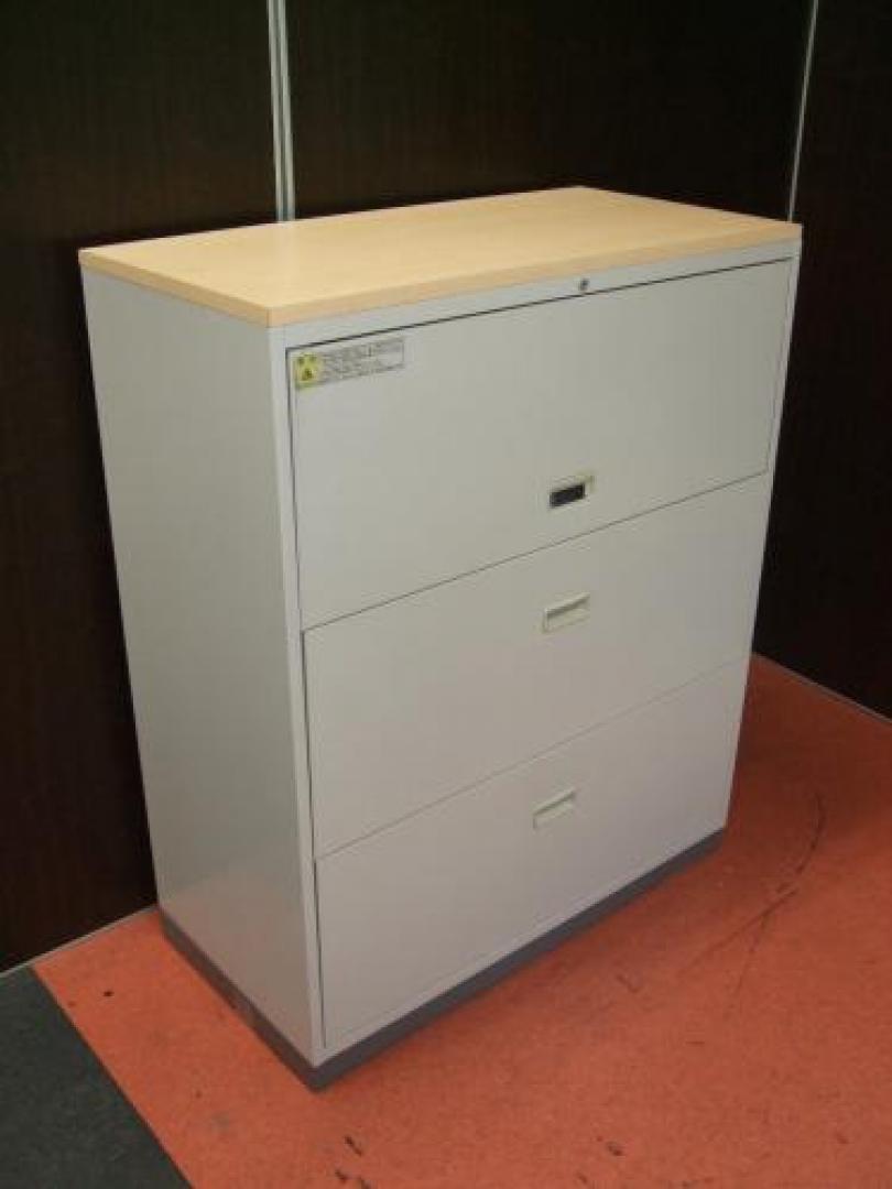 天板がナチュラルカラーのケンドン書庫入荷致しました【真ん中、下はラテラル】【中古でケンドンは珍しいですよ】
                                    中古
            