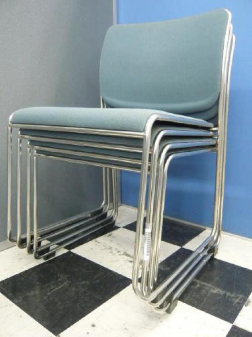 【4脚セット商品】■イトーキ製　スタッキングチェア■スタッキングだから積み重ねもOK【会議チェア】
                                    中古
            