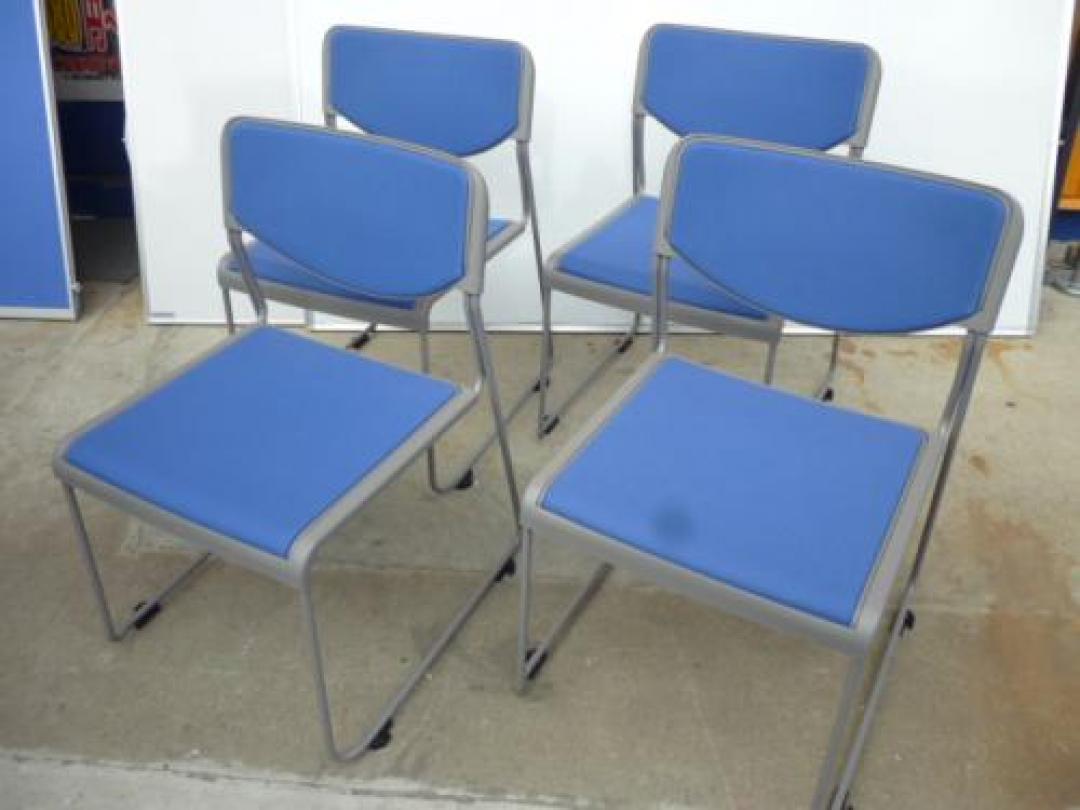 スタッキングチェア4脚セット☆オフィスも明るくなります☆【会議チェア】
                                    中古
            