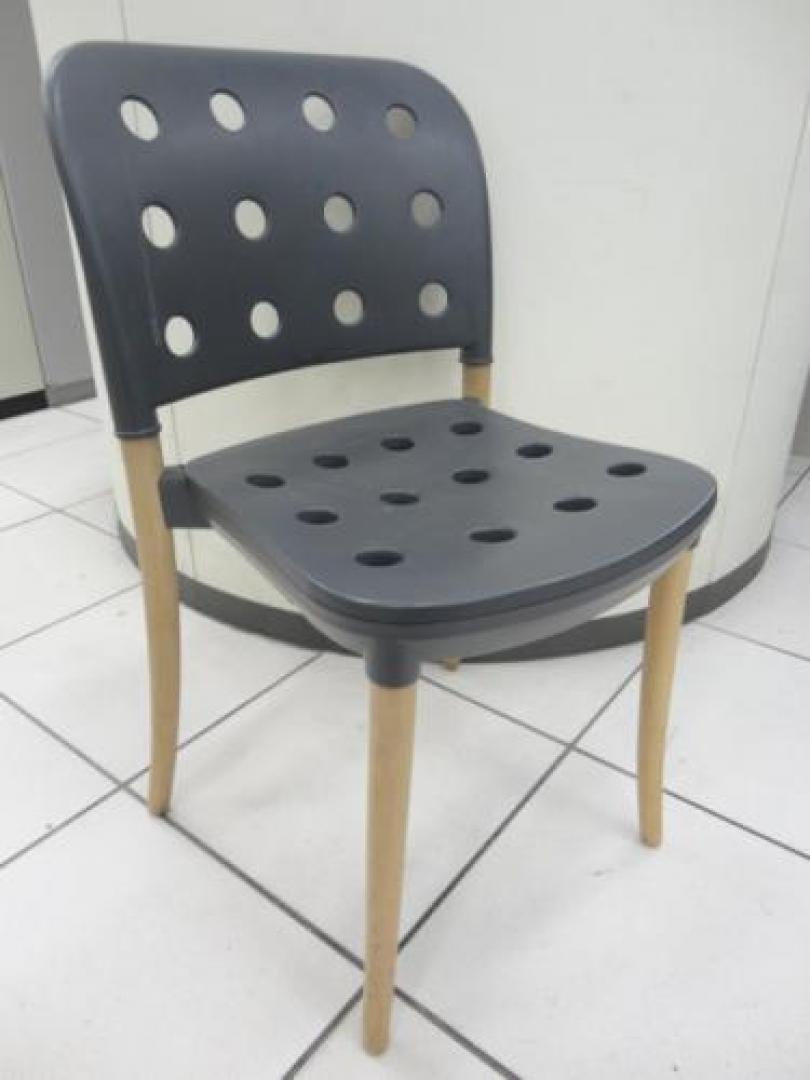 スタッキングチェア　グレー　ガーデニングのチェアとして【会議チェア】
                                    中古
            