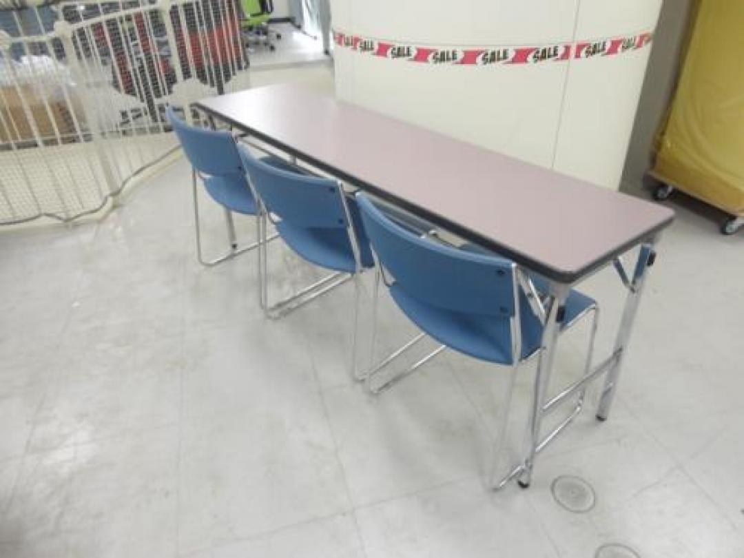 ■折り畳みテーブル＆スタッキングチェアセット【セット商品】
                                    中古
            