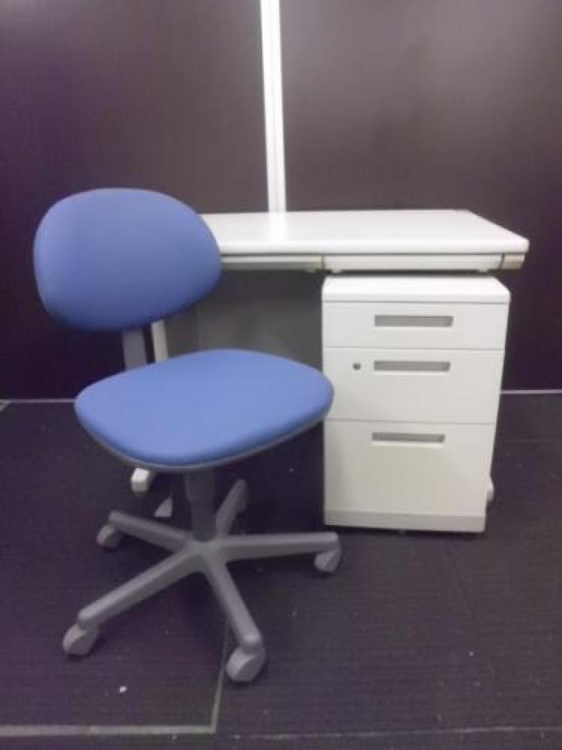 【￥１５.７５０　４５セット（３種類混在）揃いの在庫シリーズ】　コクヨ製　Ｗ１０００ｍｍ平机＋３段ワゴン＋１２０チェアセット　■　ＭＸシリーズ　■　【セット商品】【ロット】
                                    中古
            