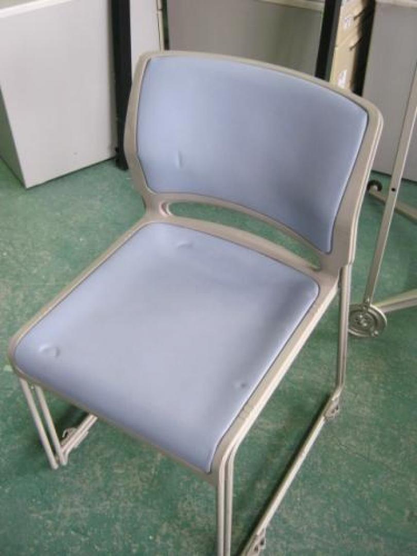 【ミーティングチェア】イトーキ製◆重ねられるタイプ◆色ブルー◆通常2,100円⇒1050円◆2脚限定【会議チェア】
                                    中古
            