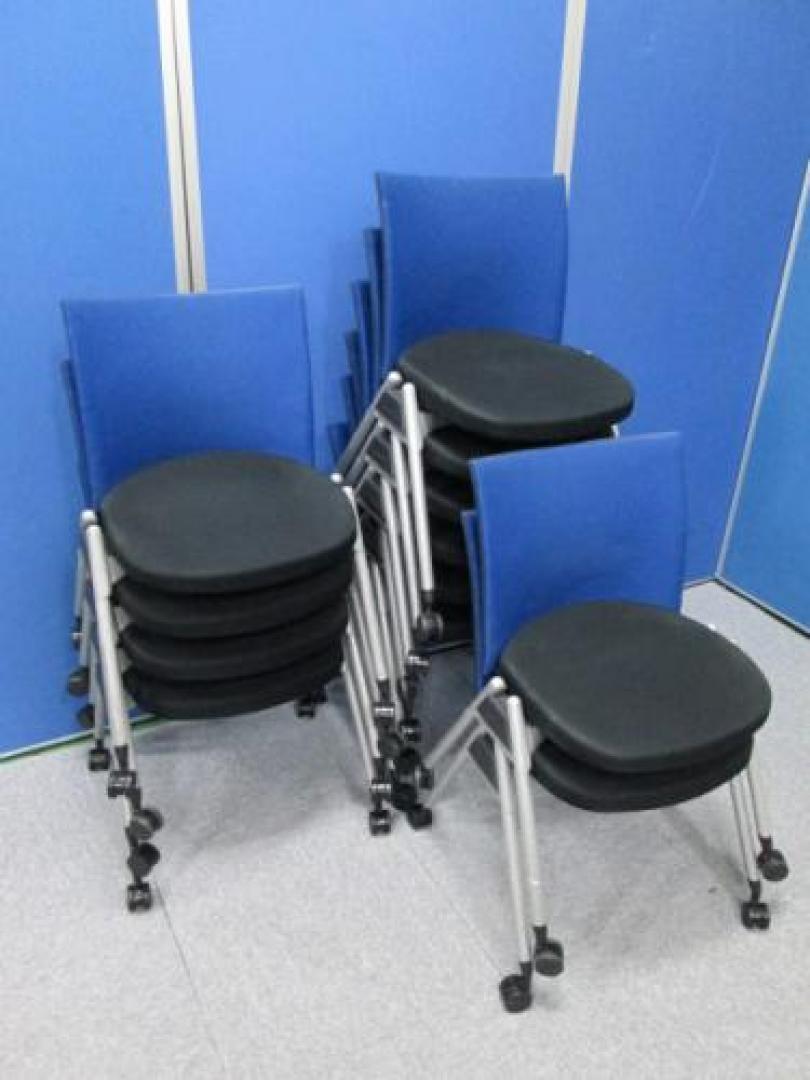 【セット商品】【内田洋行製　キャスター付スタックチェア】12脚セット【会議チェア】
                                    中古
            