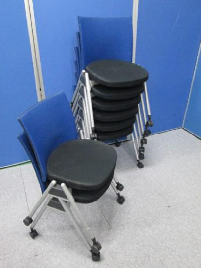 【セット商品】【内田洋行製　キャスター付スタックチェア】8脚セット【会議チェア】
                                    中古
            