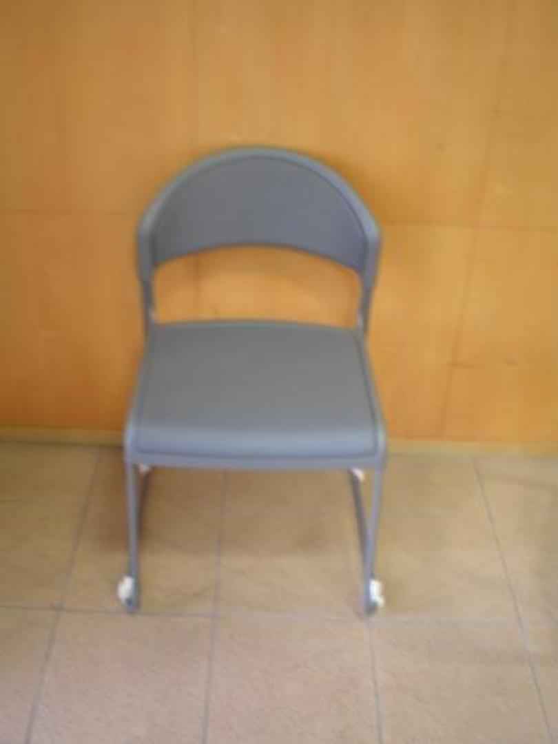 ウチダ　スタッキングチェア　グレー【会議チェア】
                                    中古
            
