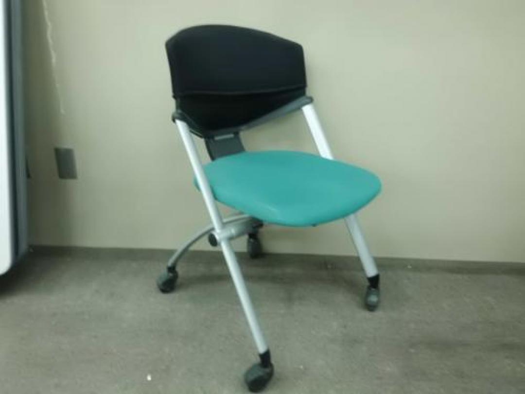 ■コクヨ製　■コルサチェア（現行販売品）■総張りタイプ　京都より、オフィス環境をトータルで応援致します！【会議チェア】
                                    中古
            