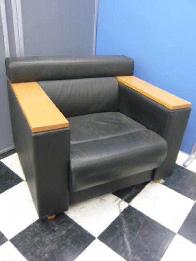 ■状態良好■応接チェア　アームチェア■【コクヨ製ラウダCE-145CLPB6N-T3E】定価60万以上【会議チェア】
                                    中古
            