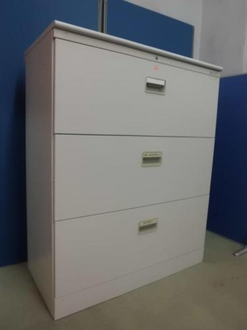 【※天板Ｄ500】【■オカムラ（okamura）製　■3段ラテラル　■天板付　■カウンター代わりにどうぞ!!】■京都、滋賀から富山、石川、福井県、配送費5パーセントオフ■
                                    中古
            