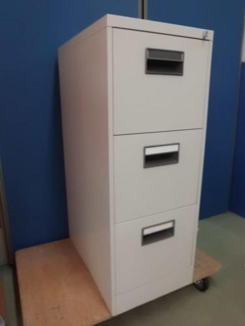 【■A4ファイルキャビネット　■中古　■人気商品につき、WEB掲載前に、1台売れちゃいました!!　】ごめんなさい、もう残り一台です！
                                    中古
            