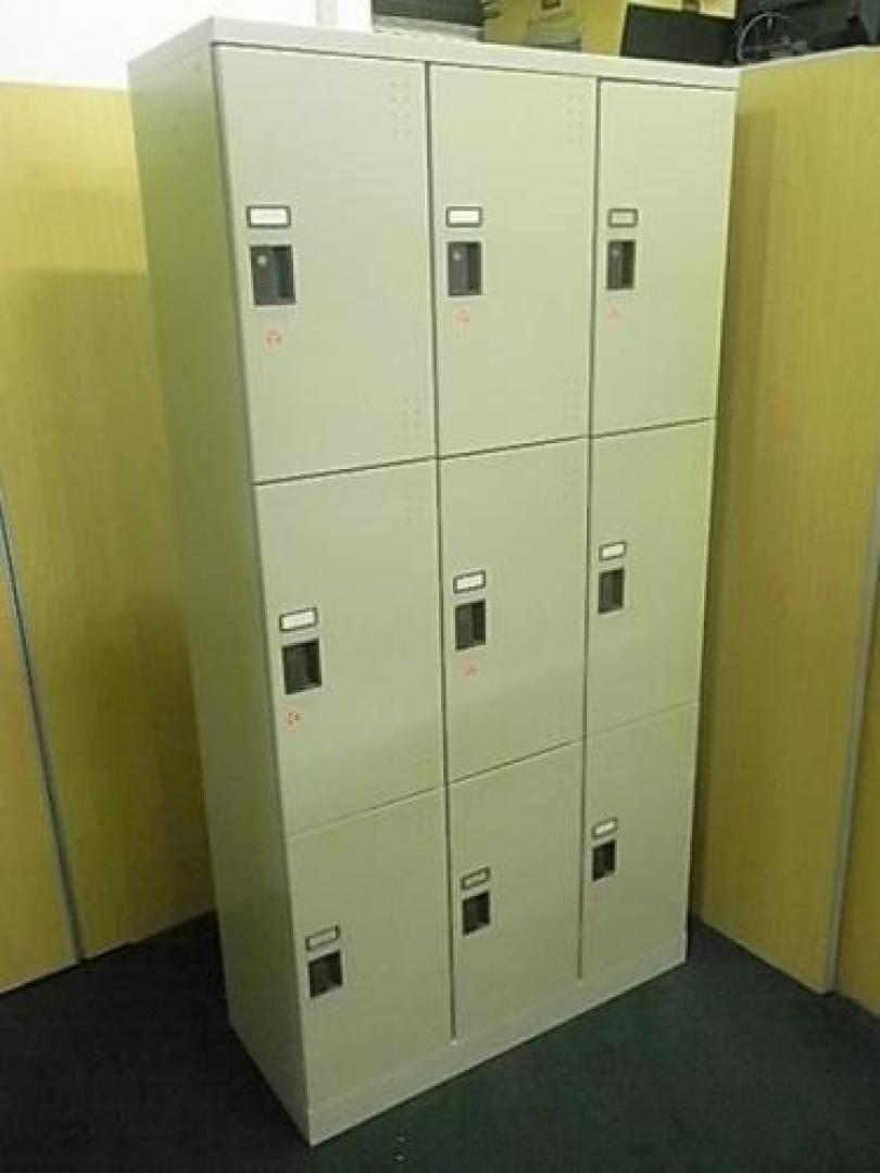 【是非お問い合わせ下さいませ！ＴＥＬ03-5807-7040】■コクヨ　■9人用ロッカー　【カギ付き】　書類の個人管理にも便利
                                    中古
            