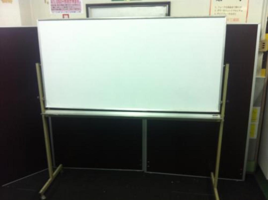 【￥１４.７５０　残り１点特価シリーズ】　自立式片面ホワイトボード
                                    中古
            