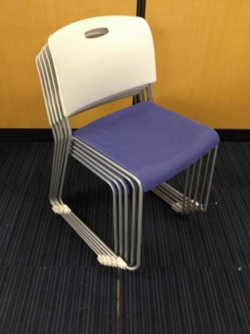 ￥5,250-：5/24在庫■5脚セット■￥5,250-■おつとめ品■座面にすれ傷ありのため■【会議チェア】
                                    中古
            