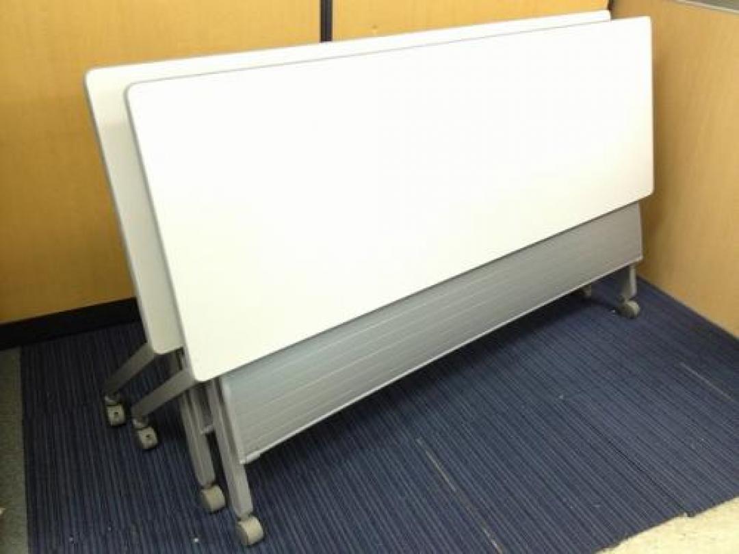 【\,700-|5/30更新】【2台セット】■畳んで収納できます■サイドスタックテーブル■横幅1800mm■奥行き600mm■【セット商品】
                                    中古
            