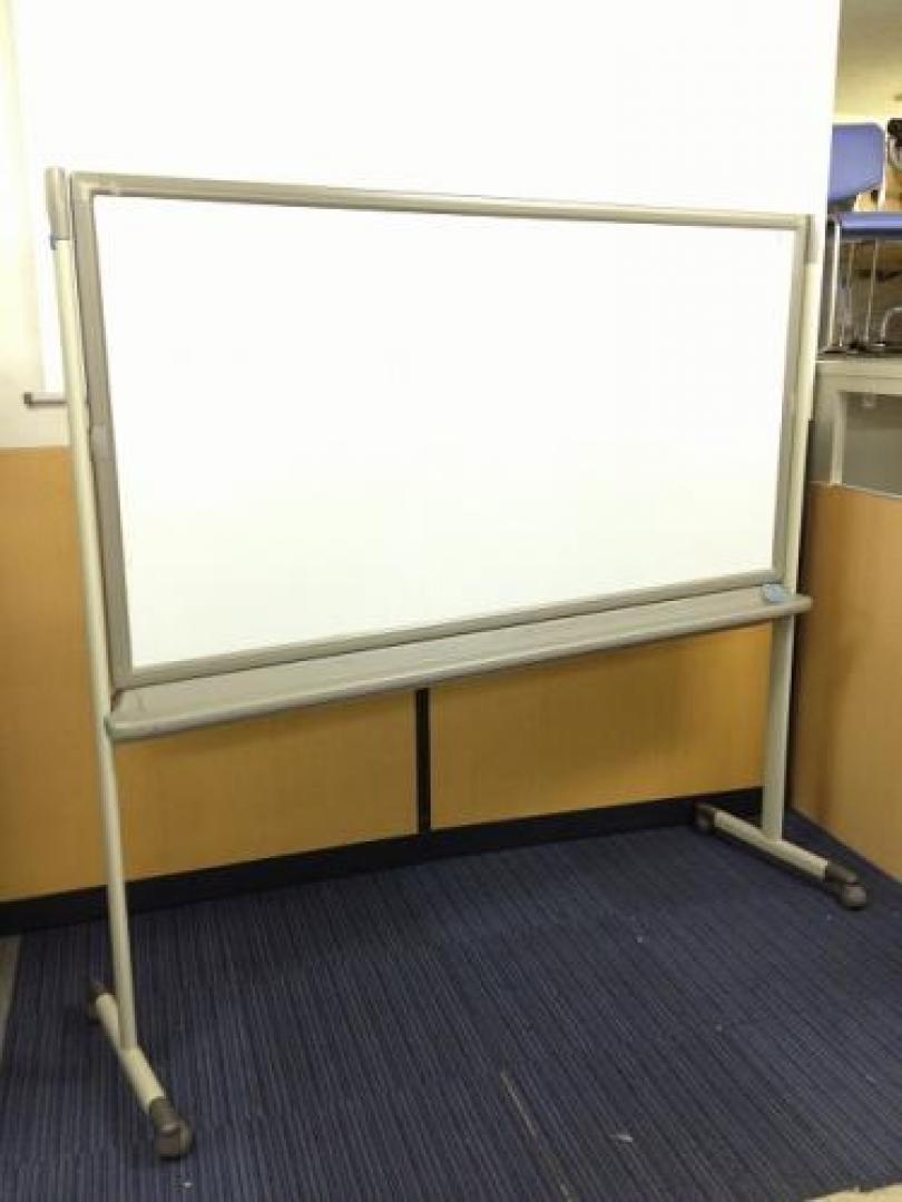 5/8在庫情報■しっかりとした両面ホワイトボード■盤面の材質ホーロー製■日本メーカーの良質ボード■
                                    中古
            