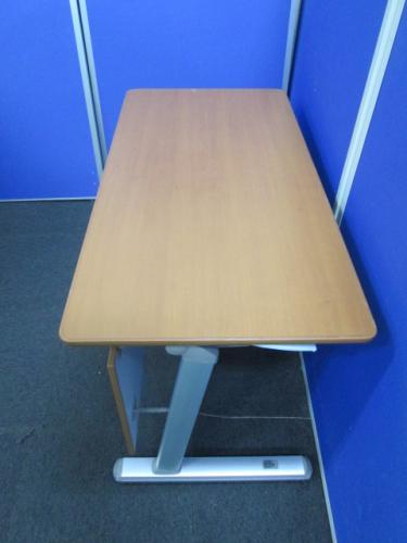 【たたんで収納　スタックテーブル】Ｗ1200の小型サイズ
                                    中古
            