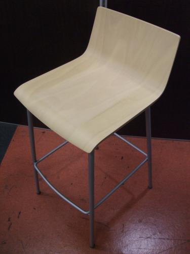 【かなりキレイ！！】オカムラ製のカウンターチェア入荷致しました！！【アルトカフェシリーズ】
                                    中古
            