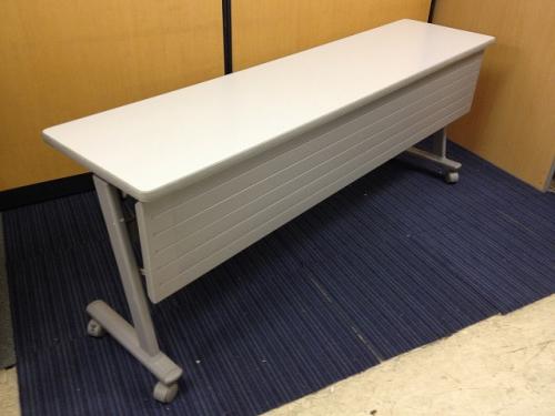 【￥7,350-｜5/11更新】■サイドスタックテーブル■幕板付き■横幅1800mm■奥行き450mm■
                                    中古
            