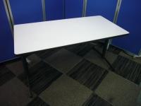ミーティングテーブル　W1400　比較的お安く出せるミーティングテーブル！！早いもの勝ちです♪