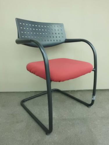 ■ヴィトラ製（vitra製）　■VISAVIS（ビザビチェア）　■残り1脚　【おつとめ品】【会議チェア】
                                    中古
            