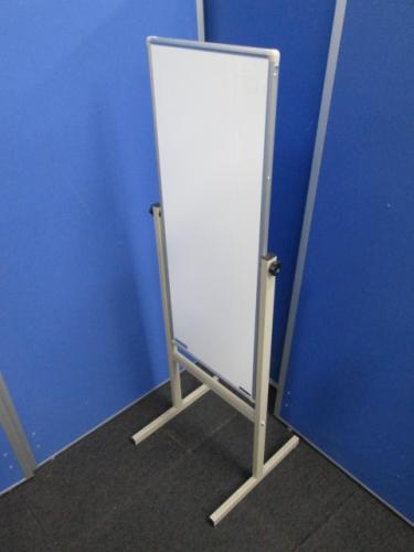 【凹み有り】【ライオン製　自立式案内板】板面はホワイトボード仕様となっております（両面）
                                    中古
            