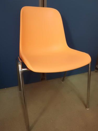【アウトレット品】【■スタッキングチェア　■オレンジ色】【会議チェア】
                                    新古品
            