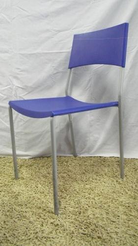 【2脚入荷！】イタリア製　スタッキングチェア　ブルー　made in Italy ■状態良好♪【会議チェア】
                                    中古
            