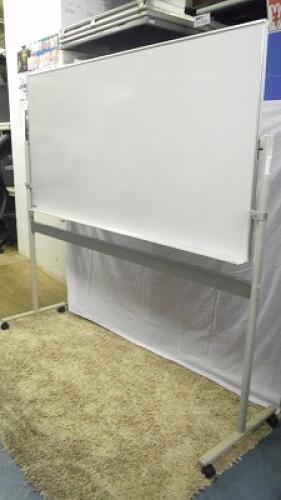 【１台入荷！】自立式　片面ホワイトボード　■盤面サイズ幅1800mm×高さ900mm
                                    中古
            
