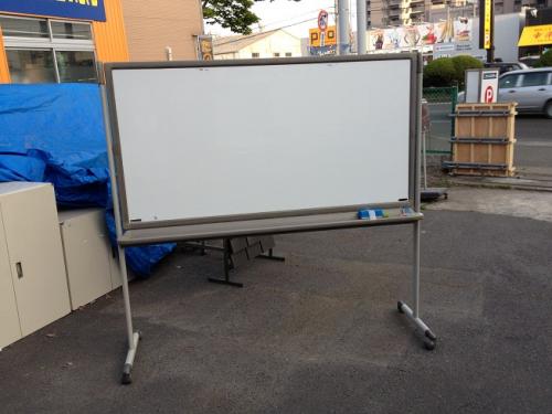 ホワイトボード脚付き片面
                                    中古
            