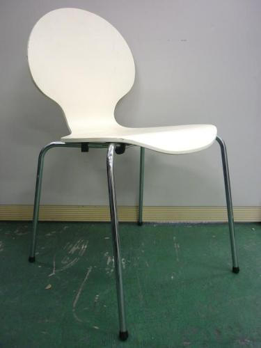 ■積載収納可能■　座面と背もたれ木製チェア【会議チェア】
                                    中古
            