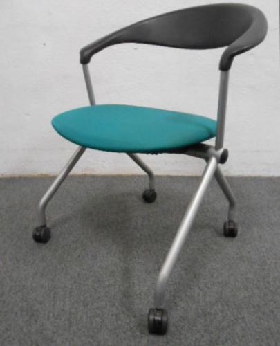 【　カラフルミーティングチェア入荷しました〜グリーン〜　】　ウチダ　UCHIDA　｜　ネスティングチェア　※座面が上がり重なる　｜　FM-290　スタッカートシリーズ　｜　グリーン　｜　数量4脚　｜　【　ミーティング用の定番です　】【会議チェア】
                                    中古
            