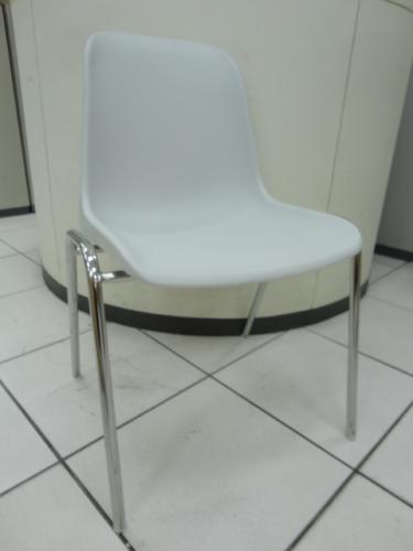 ■ホワイト　スタッキングチェア【会議チェア】
                                    中古
            