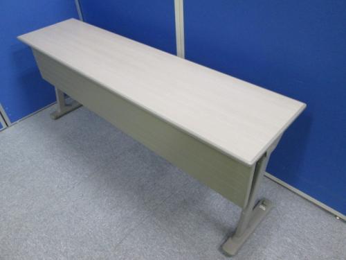 ■状態良好■【木目調天板　幕板付スタックテーブル】キャスター付の為、移動+収納ラクラク
                                    中古
            