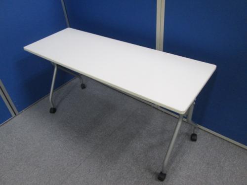 【人気のホワイト天板　スタックテーブル】平行タイプの為、収納便利
                                    中古
            