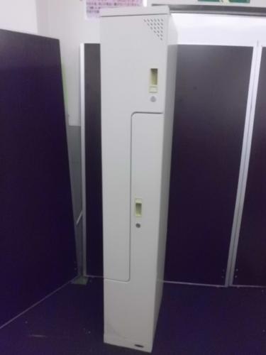 オカムラ製　２人用ハニカムロッカー　■　珍しいタイプのロッカーが入荷しました
                                    中古
            