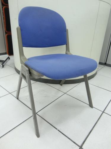 ■オカムラ製（okamura）　スタッキングチェア【会議チェア】
                                    中古
            
